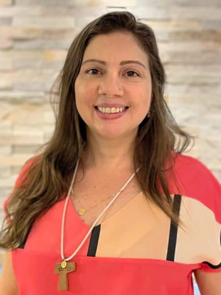 Ingrid Parahyba Dias é economista