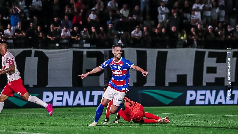 Foto de Pochettino, jogador do Fortaleza
