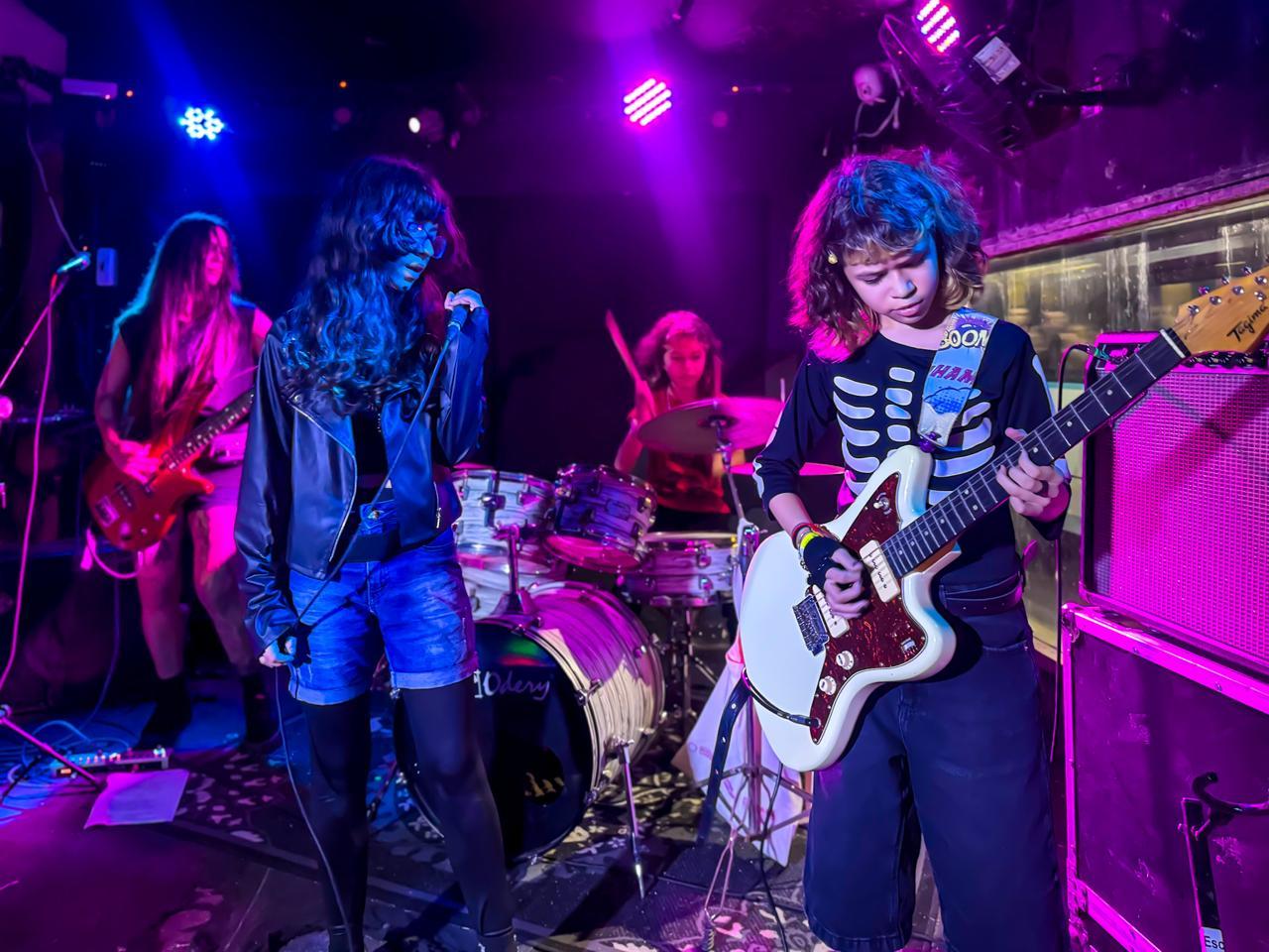 Grupo de rock é formado por meninas cearenses.