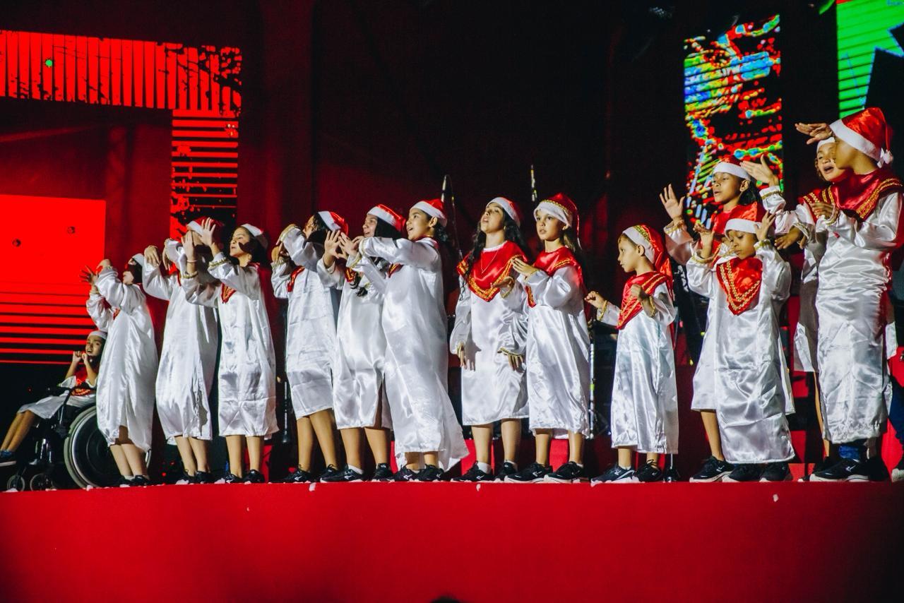 foto de crianças no Ceará Natal de Luz 2025.