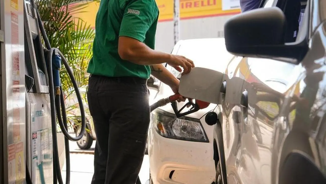 Foto em posto de gasolina de Fortaleza.