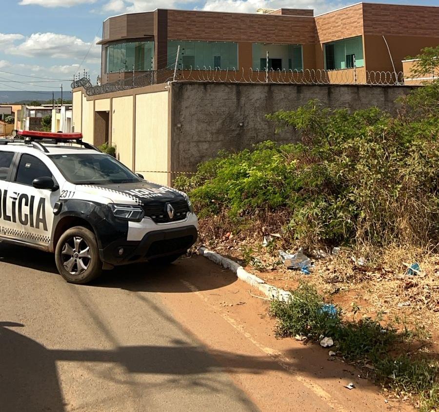 viatura da policia atendendo ocorrencia em juazeiro do norte.