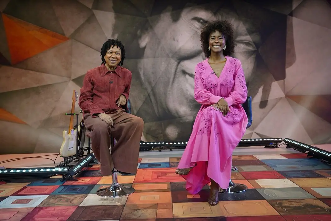 Foto de Djavan e Maju Coutinho no Fantástico.