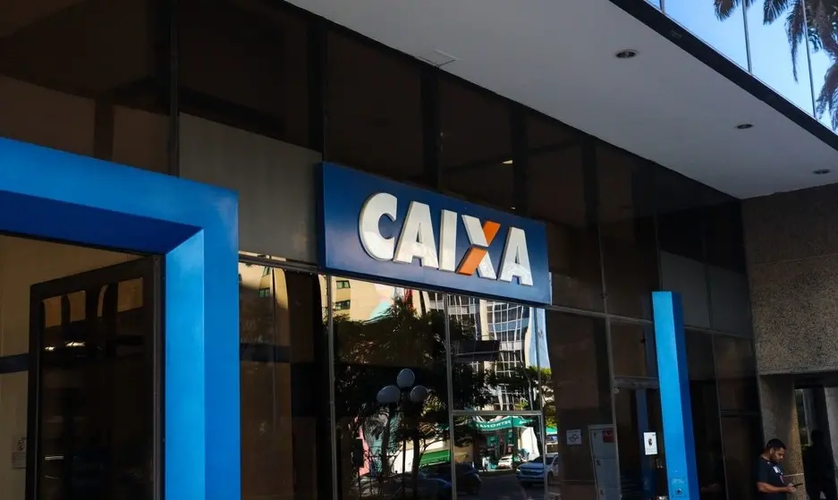 Fachada da Caixa Econômica Federal.