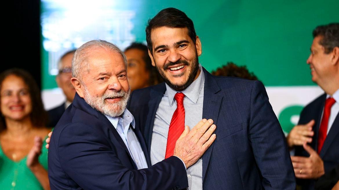 Lula e Jorge Messias em foto.