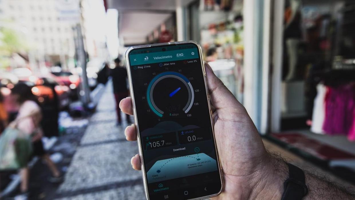 Foto que contém velocímetro que mede a velocidade da internet no Ceará.