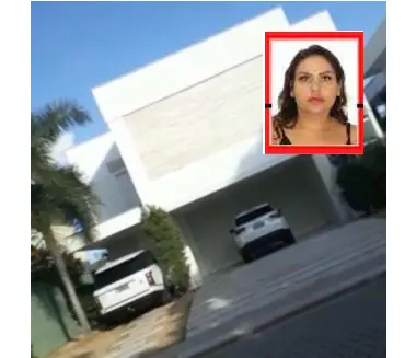 foto de uma mansao com carros que seriam da ex-esposa de um chefe do comando vermelho. na imagem tambem esta tabyta.