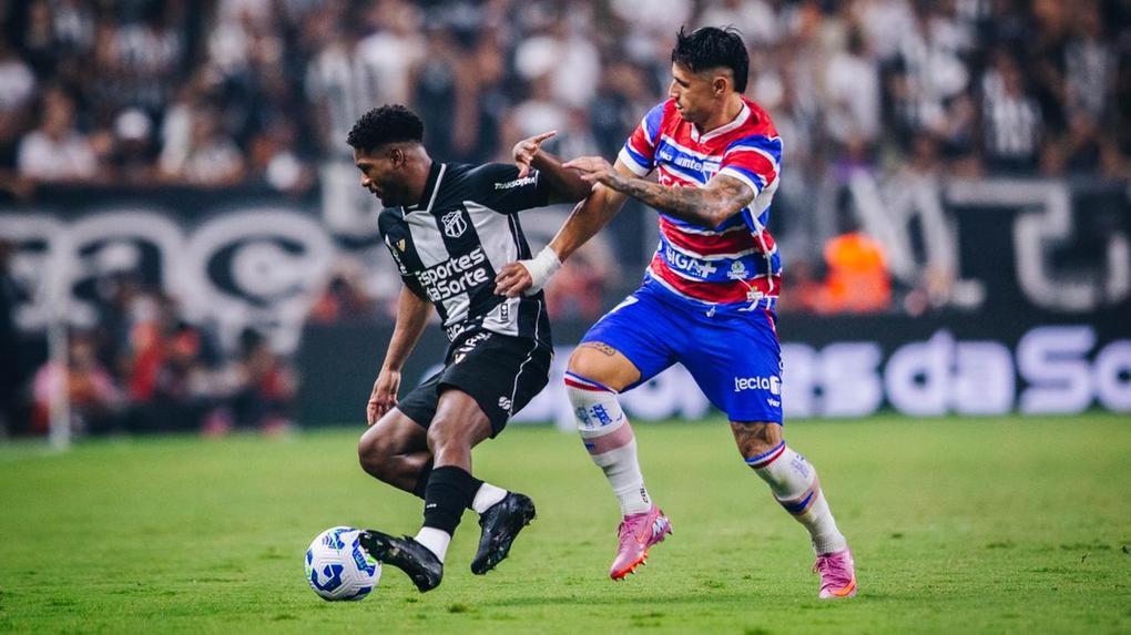 Atletas de Ceará e Fortaleza em ação no Clássico-Rei