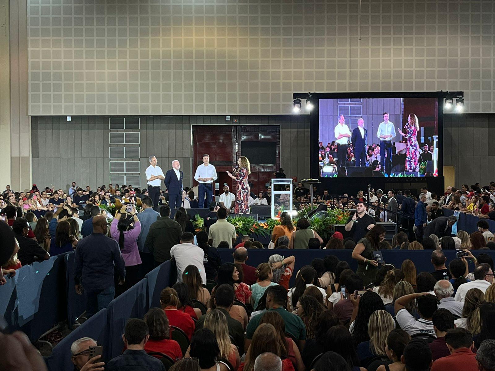 Foto de evento presidencial em Fortaleza que teve anúncio de investimento bilionário do Tiktok.