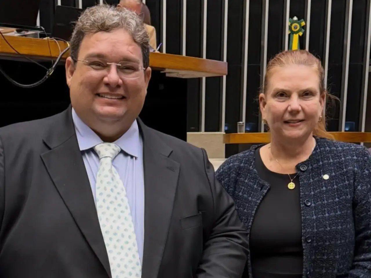 Vanderlan Alves e Fernanda Pessoa