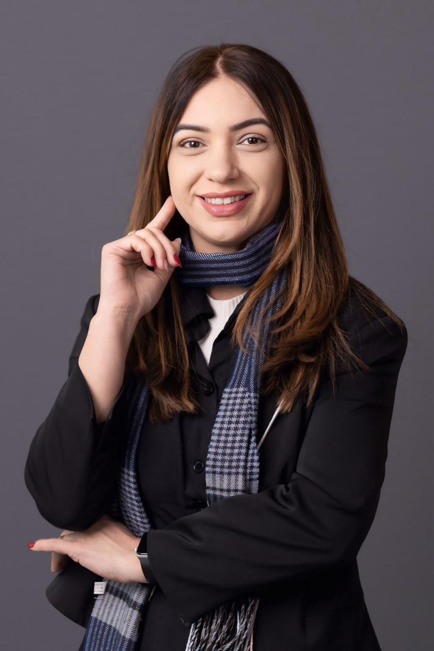 Elida Almeida é especialista em Marketing