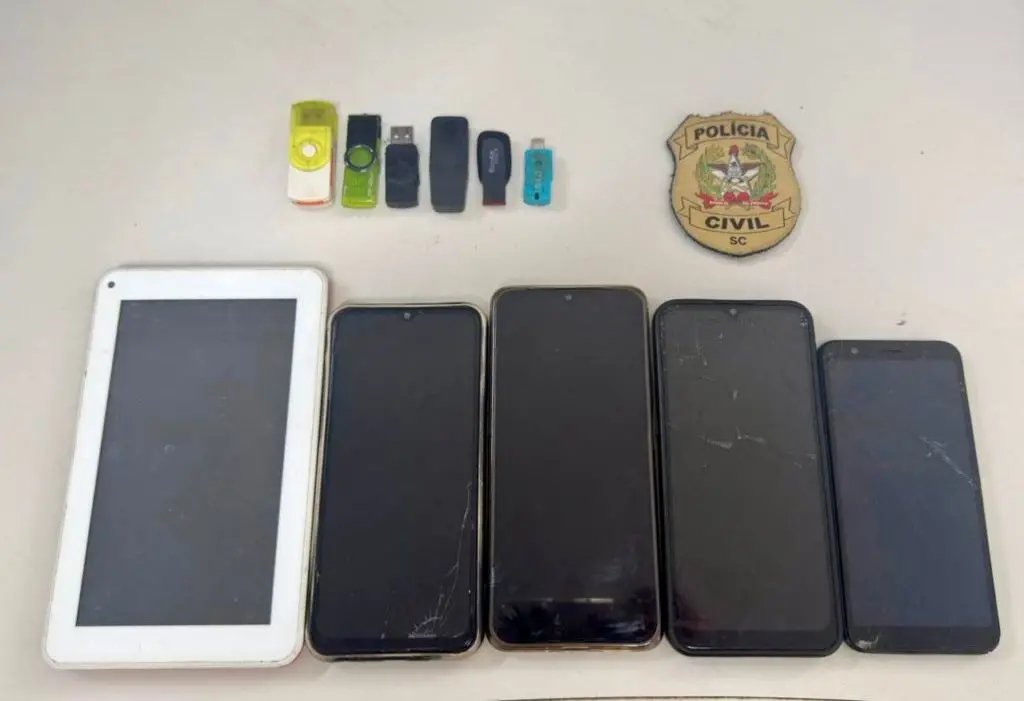 Material apreendido pela Polícia Civil de Santa Catarina.