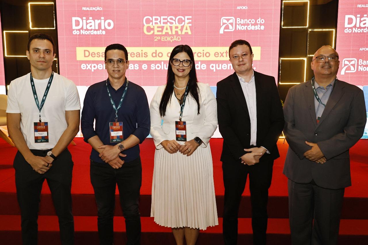 Bruno Bastos, Paulo Henrique Nobre, Karina Frota, Victor Ximenes e Carlos Alberto Nunes formaram painel do Cresce Ceará