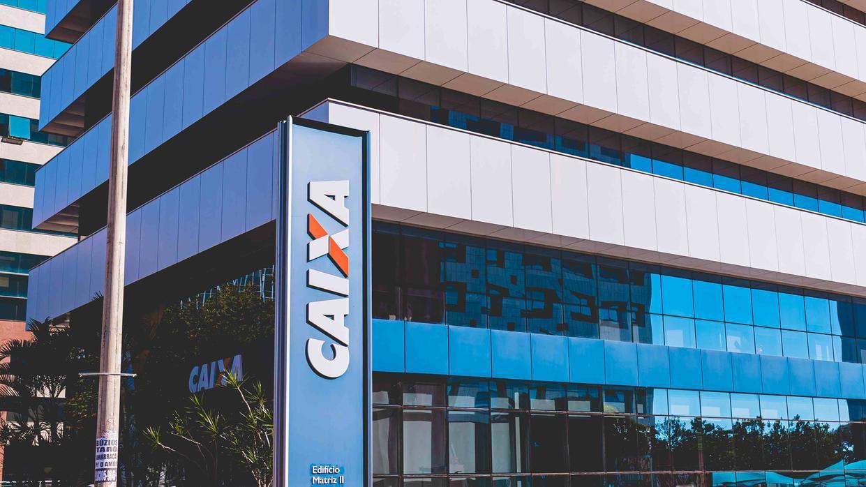Fachada da Caixa Econômica Federal.