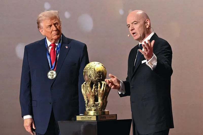 Donald Trump recebe 1º Prêmio da Paz da Fifa.