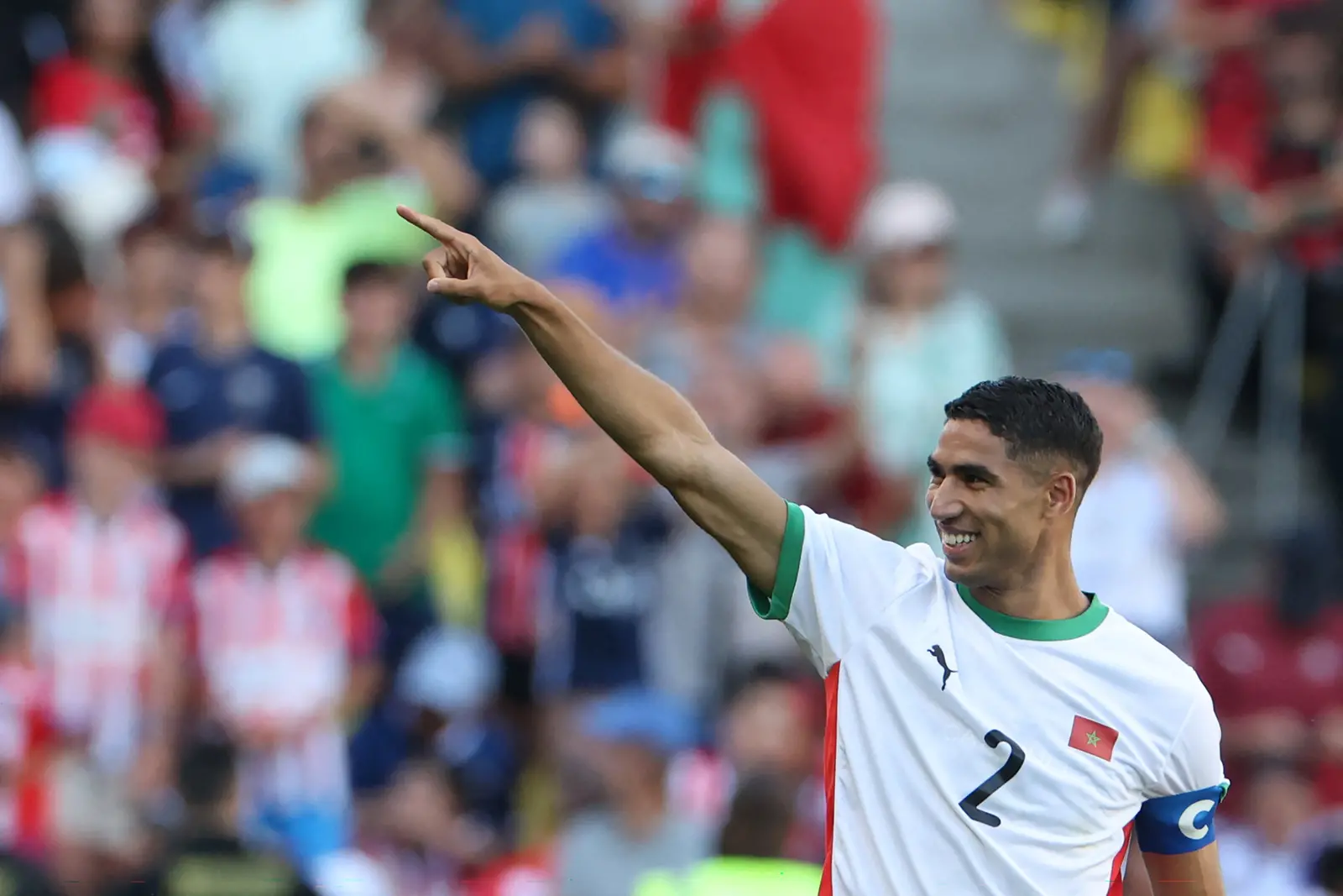 Hakimi em ação pelo Marrocos