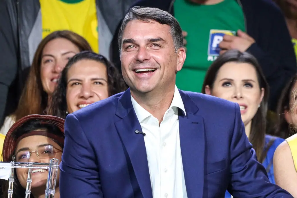 Imagem da notícia Quem é Flávio Bolsonaro, principal nome da oposição e candidato à Presidência da República em 2026