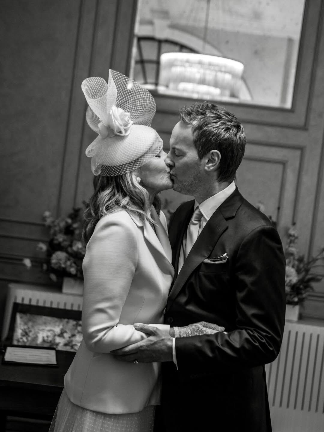 Este é o quarto casamento da atriz Kim Cattrall. 