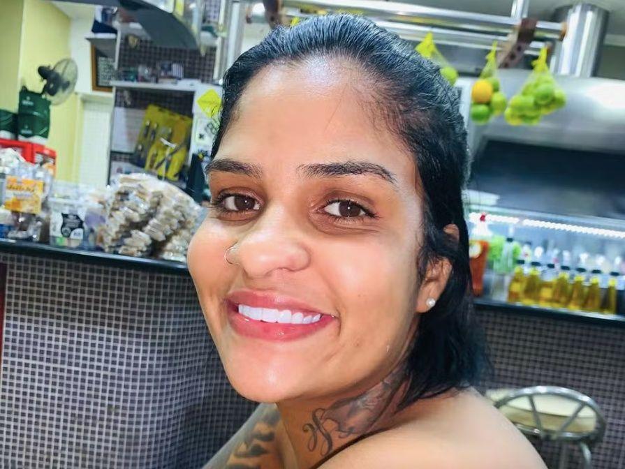 Tainara é mãe de duas crianças, que estão sob os cuidados do pai enquanto ela está hospitalizada. 