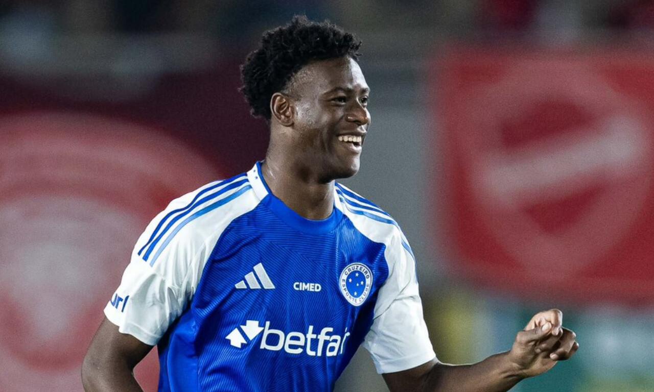 Jonathan em ação pelo Cruzeiro