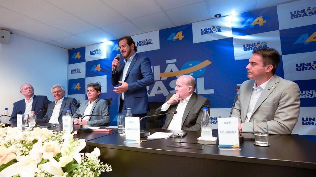 Presidente nacional do União Brasil, Antônio Rueda compõe mesa com mbros do União Brasil no Ceará