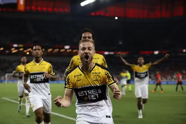 Marcelo Hermes em atuação pelo Criciúma