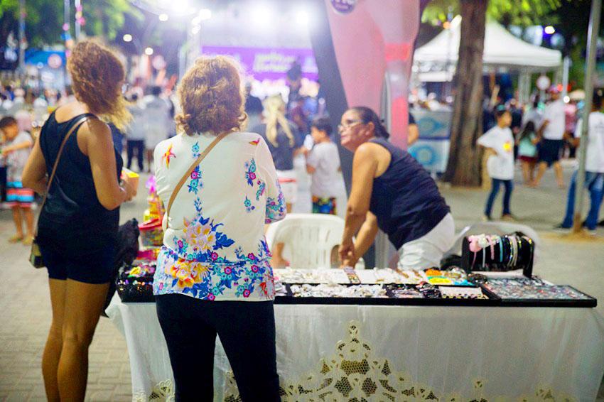 Praça da Cidade 2000 movimenta rotina de moradores com lazer e gastronomia.
