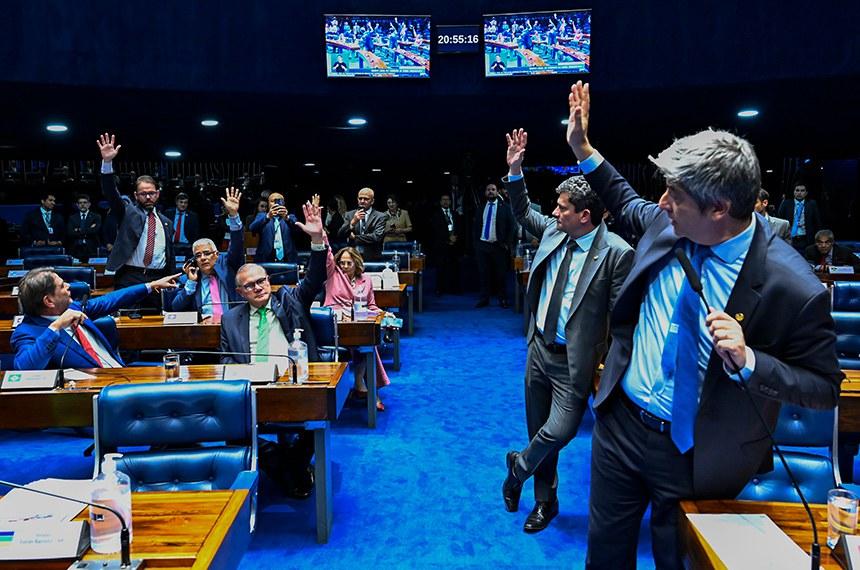 Senadores em votação do PL Antifacção.