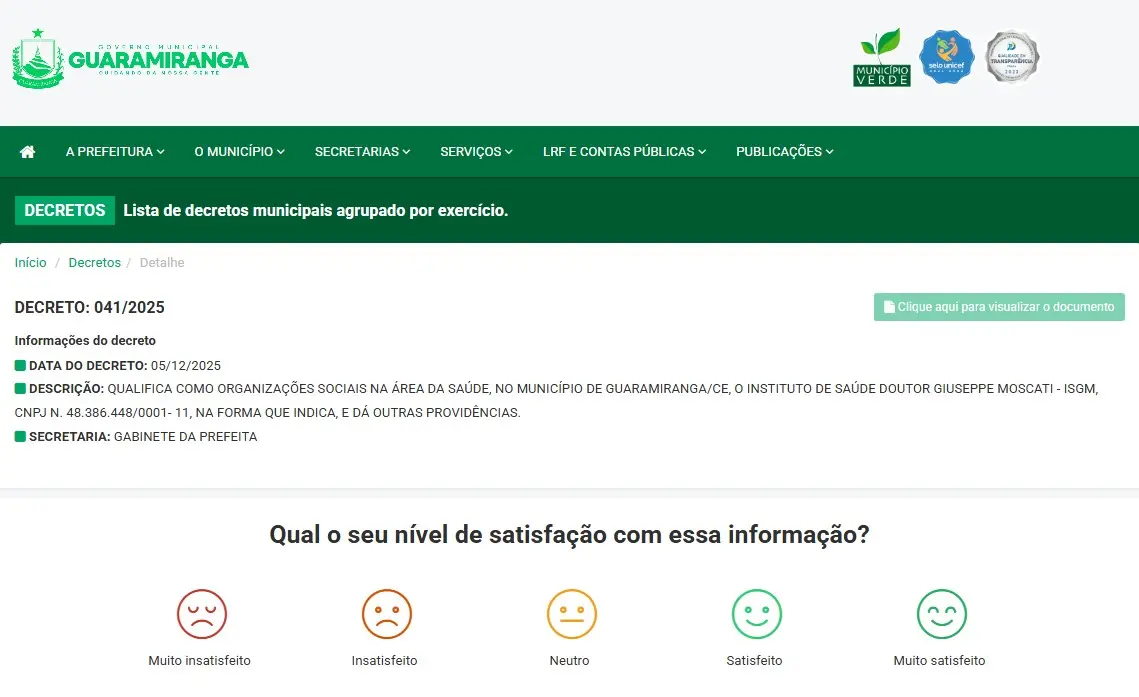 Captura de tela do site oficial da Prefeitura de Guaramiranga, exibindo os detalhes do Decreto Municipal 041/2025, que trata da qualificação de organizações sociais na área da saúde, juntamente com uma pesquisa de satisfação do usuário.