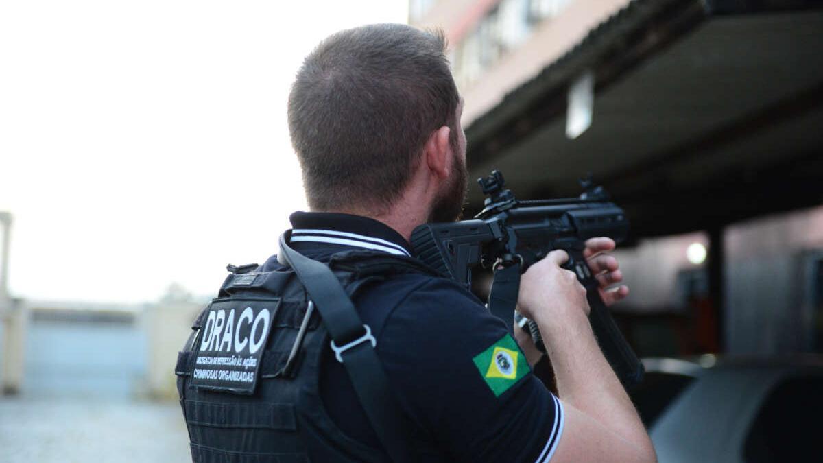 policial da draco, pcce.