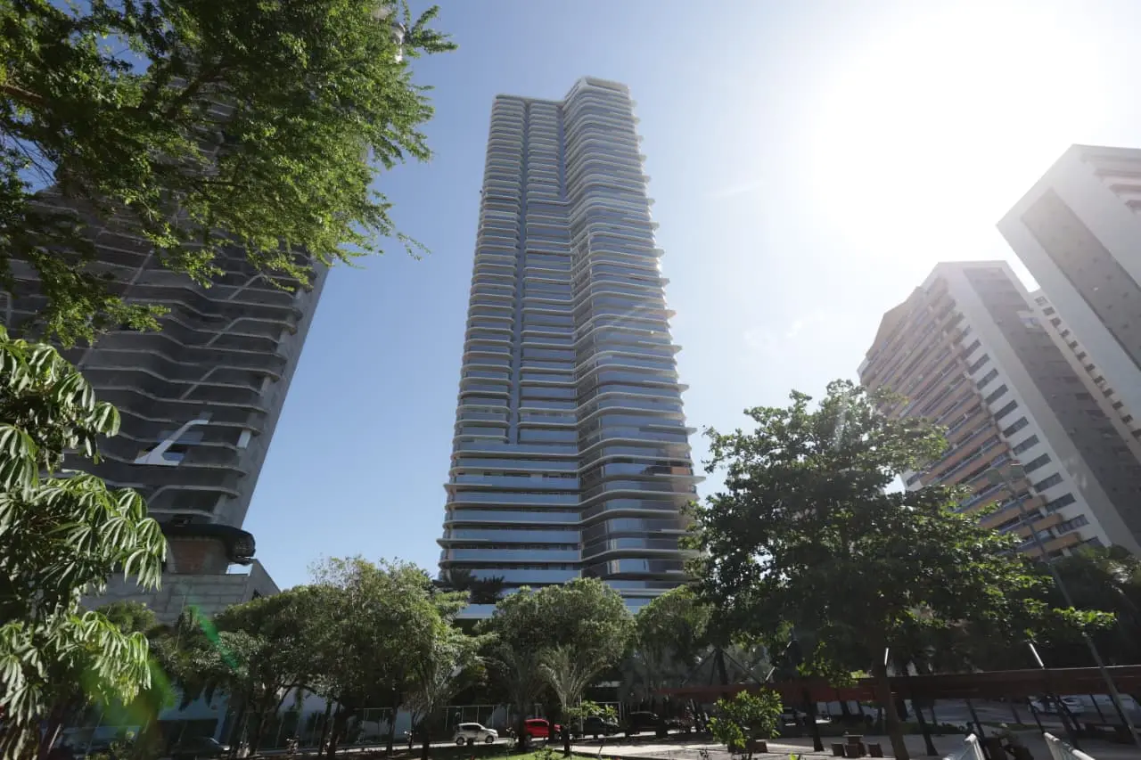 imagem mostra superprédio one residencial no bairro mucuripe.