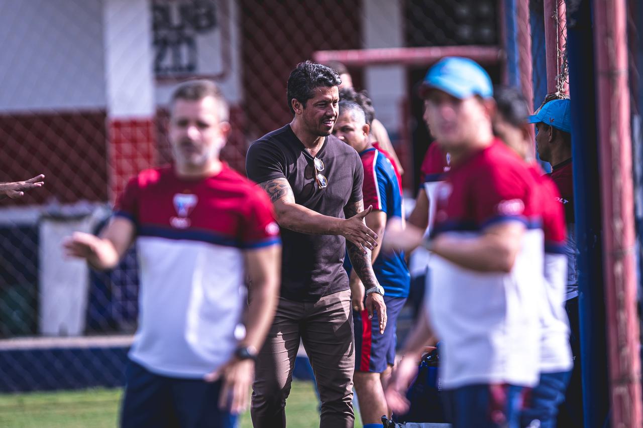 Thiago Carpini em jogo-treino (amistoso) do time sub-20