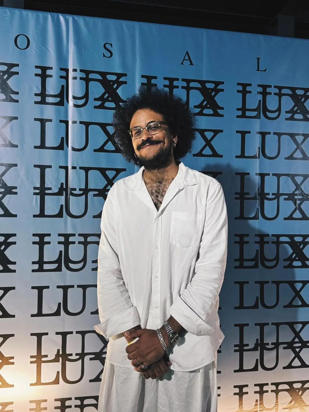 João reforçou que o post não era para atacar ninguém em específico, mas acabou sendo alvo de ofensas racistas.