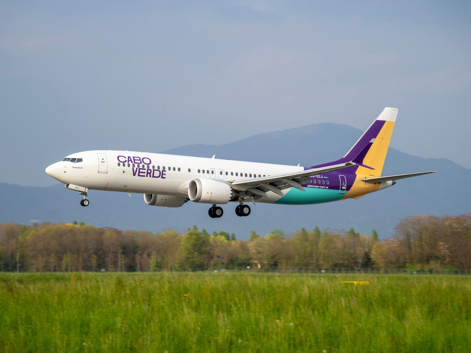 avião boeing 737 max da cabo verde airlines