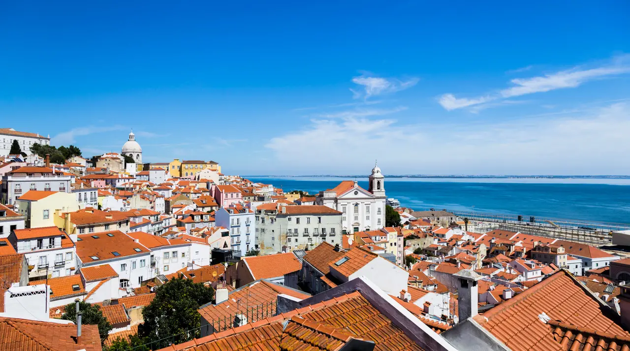 Incluir uma parada nos diversos miradores de Lisboa garante uma vista impressionante e boas fotos