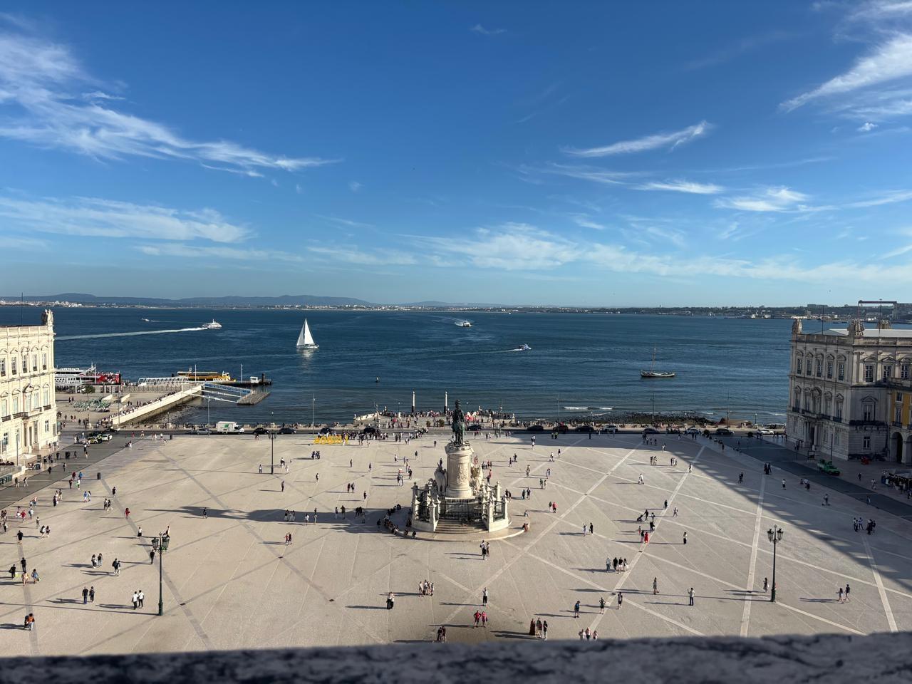 Incluir uma parada nos diversos miradores de Lisboa garante uma vista impressionante e boas fotos
