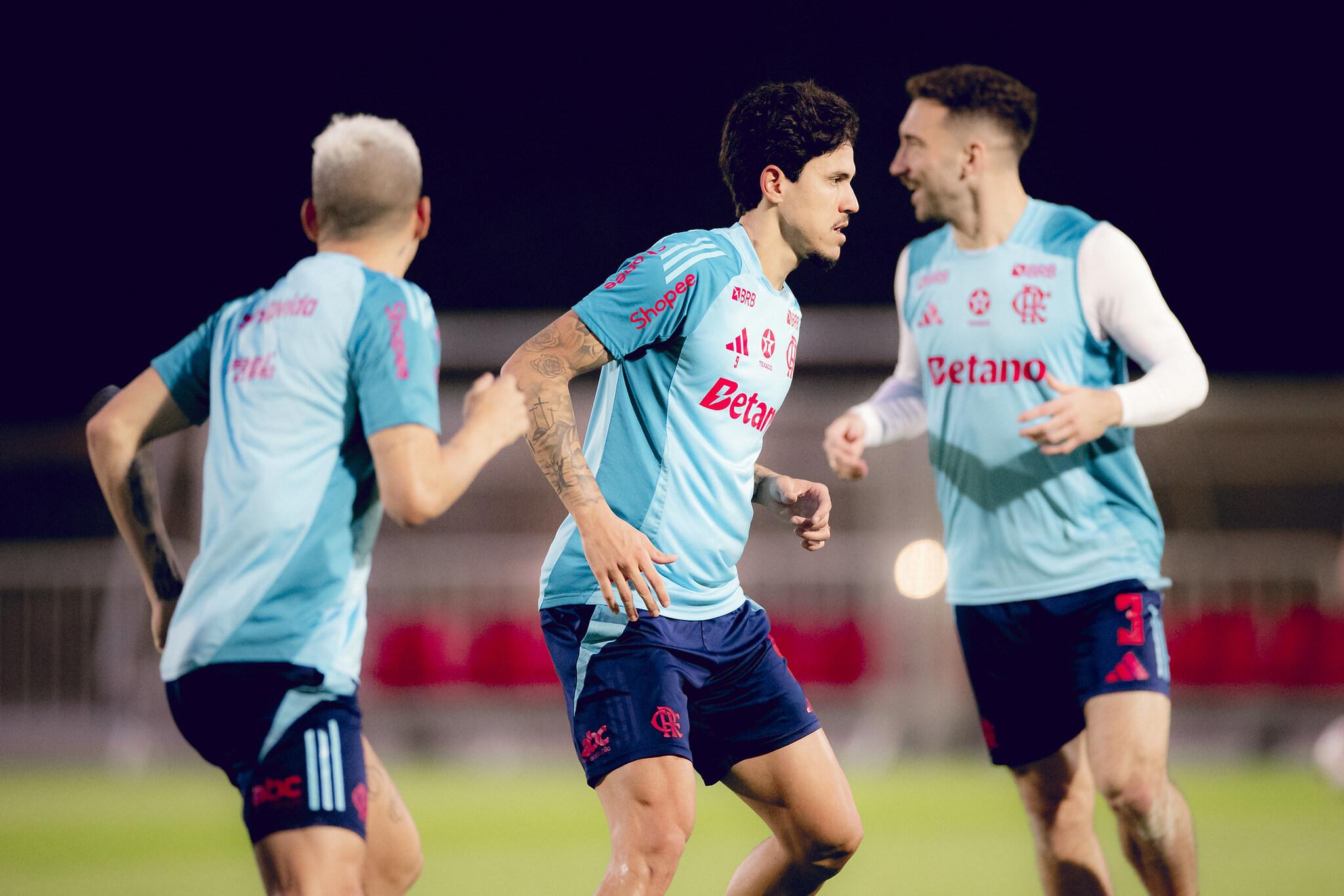 Foto de Pedro atacante do Flamengo encerra preparação para encarar PSG; veja provável escalação