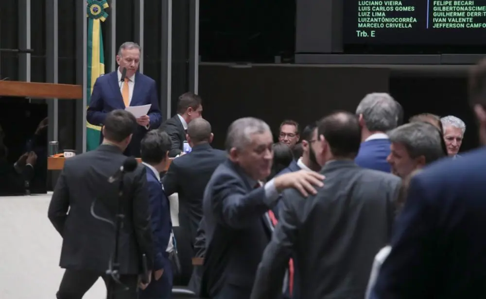 Deputado Aguinaldo Ribeiro no Plenário da Câmara dos Deputados.