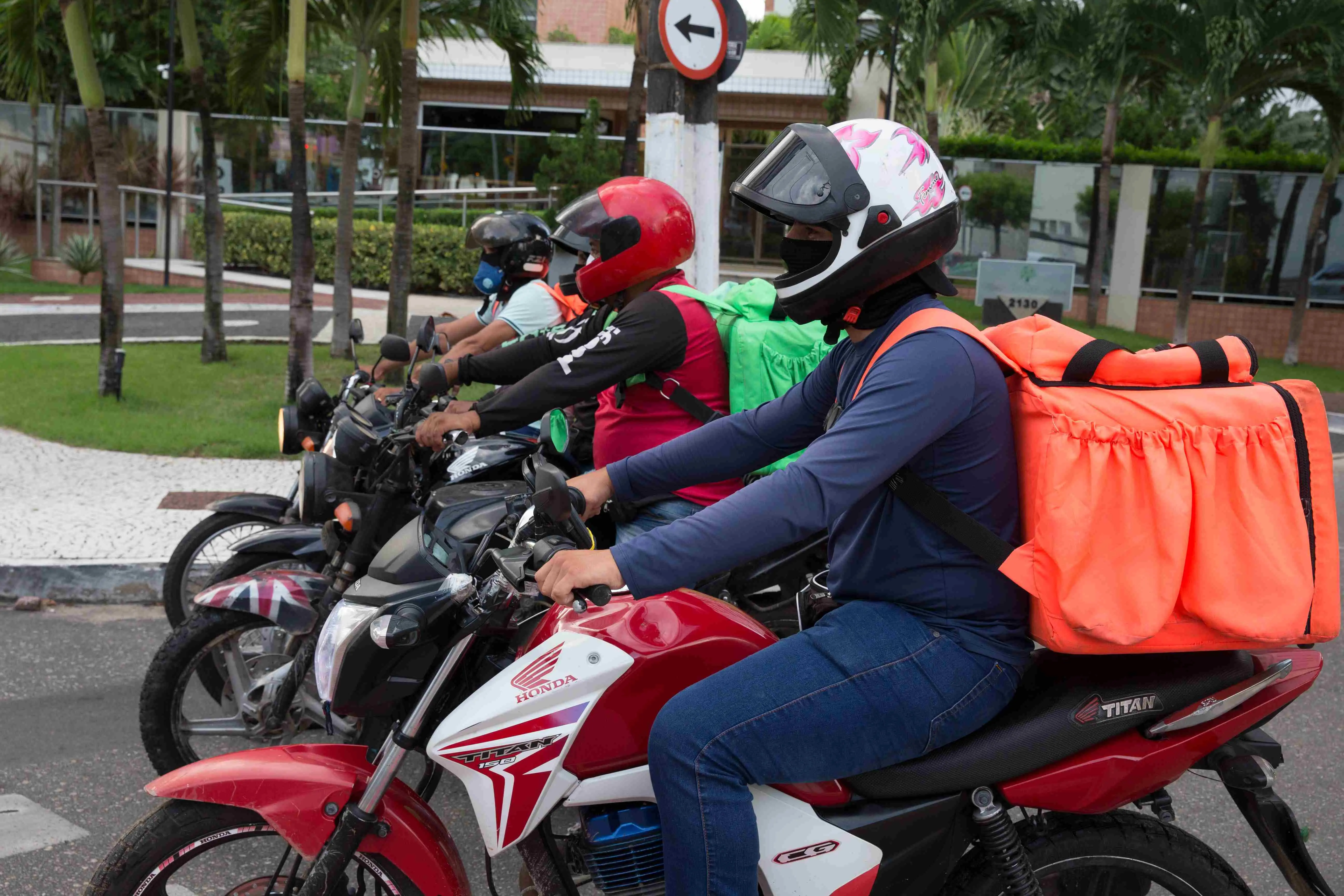 Motociclistas que atuam no transporte de pessoas e mercadorias precisam fazer cadastramento em dezembro no site da Etufor.