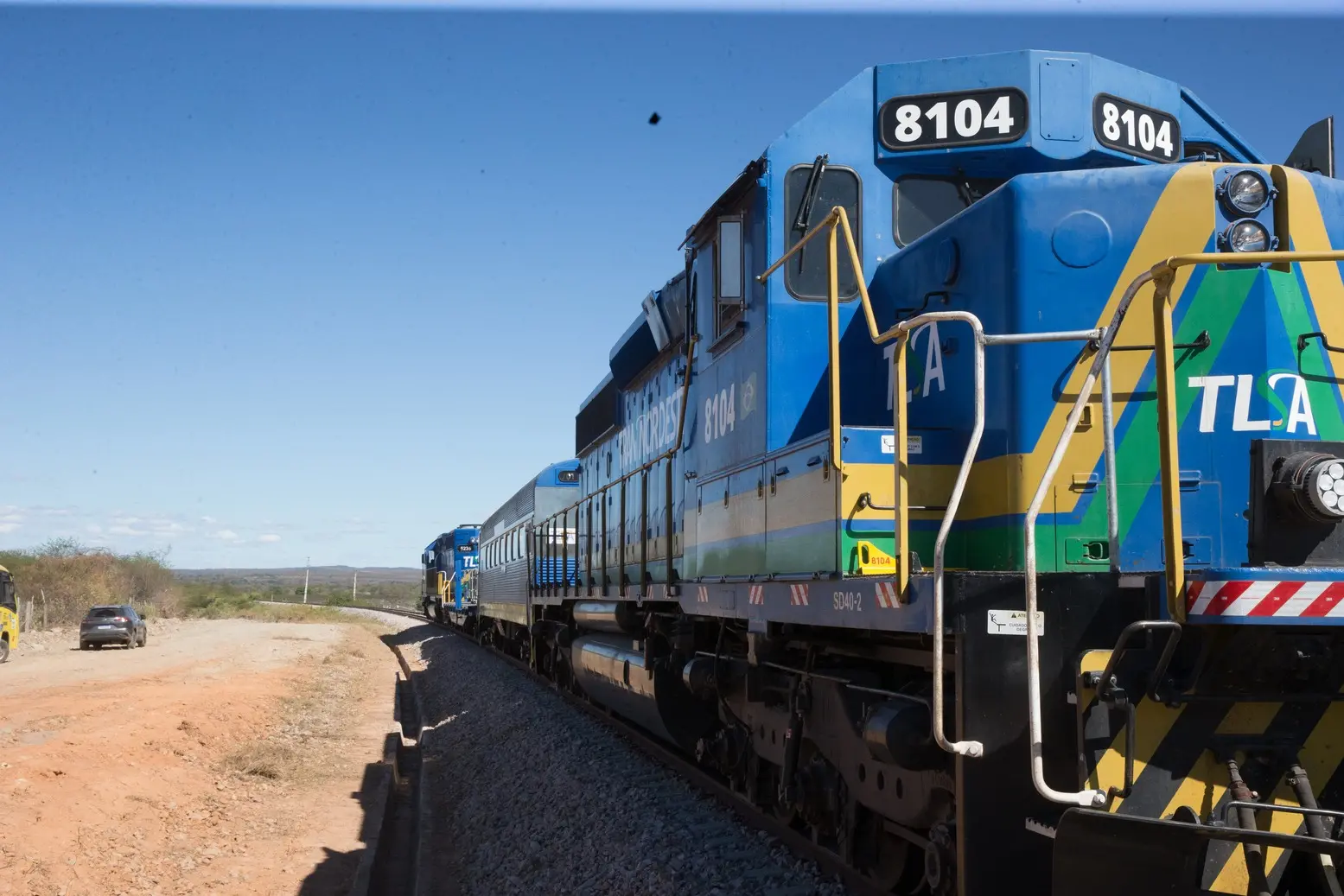Foto que contém locomotiva da Ferrovia Transnordestina.