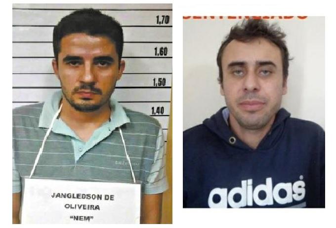 As imagens mostram dois homens que fugiram de um presídio de Chonchocoro, na Bolívia. Um deles é um homem pardo, cabelo médio, barba, vestido de blusa azul, com uma placa com o nome dele, Jangledson de Oliveira, o Nem. O outro é um homem branco, cabelo médio, barba por fazer, vestido com casaco azul da marca Adidas.