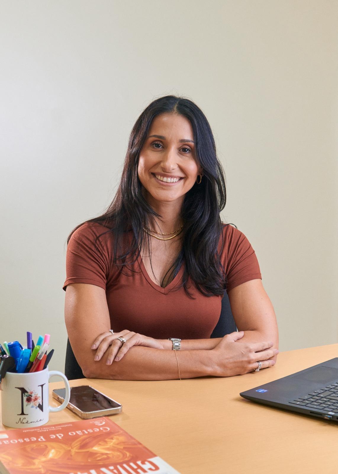 Noêmia Frota é administradora