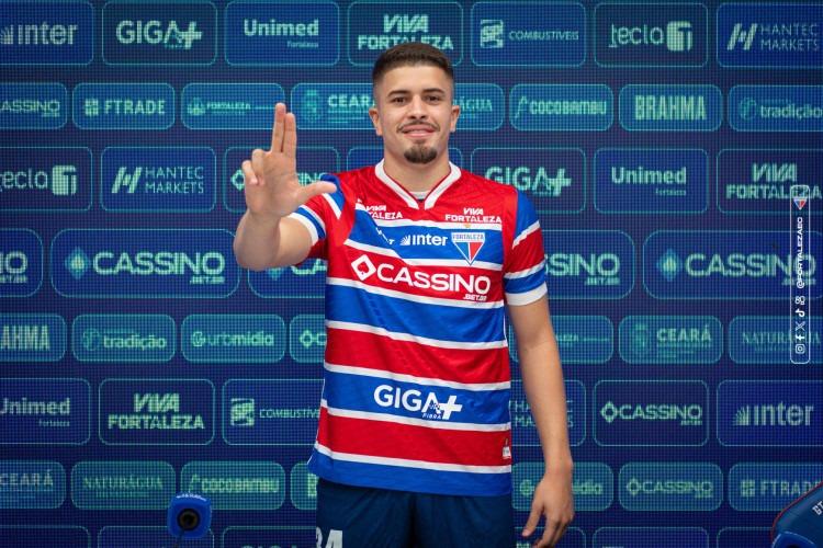 Lucas Gazal, zagueiro, na apresentação pelo Fortaleza