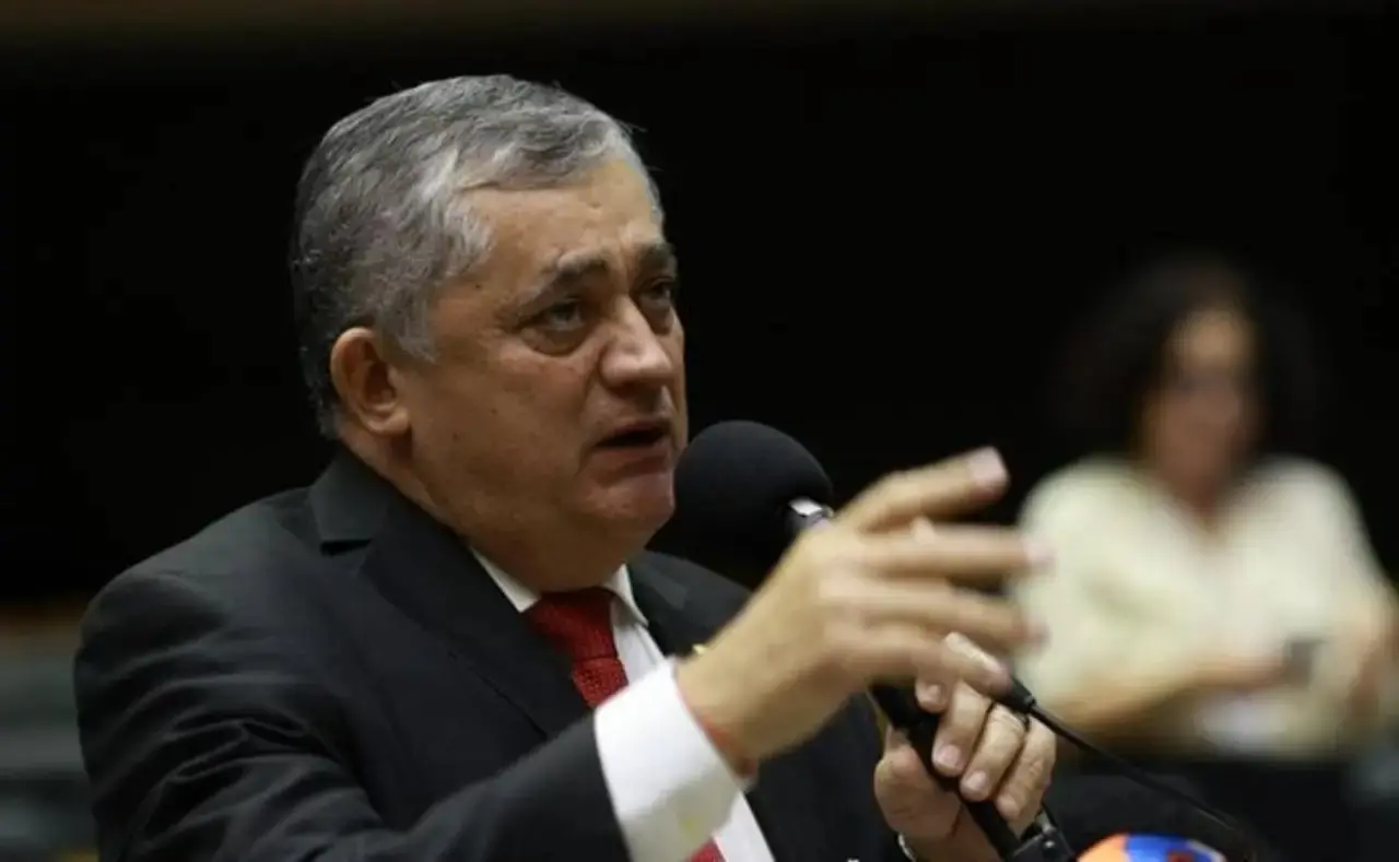 Líder do governo na Câmara, José Guimarães (PT-CE)