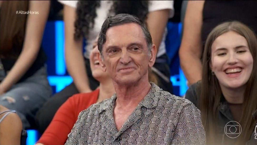 Paulo Miklos durante participação em programa de TV.