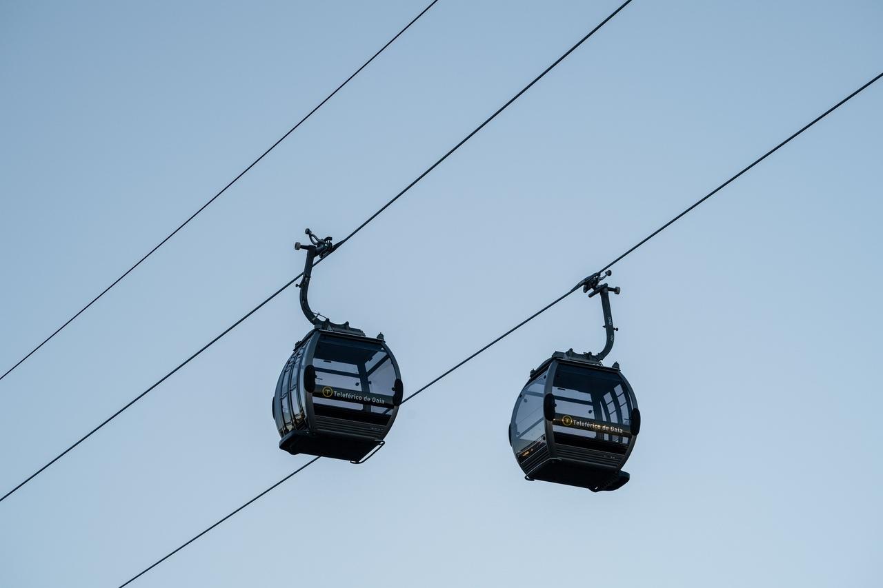 Imagem de cabine de teleférico.