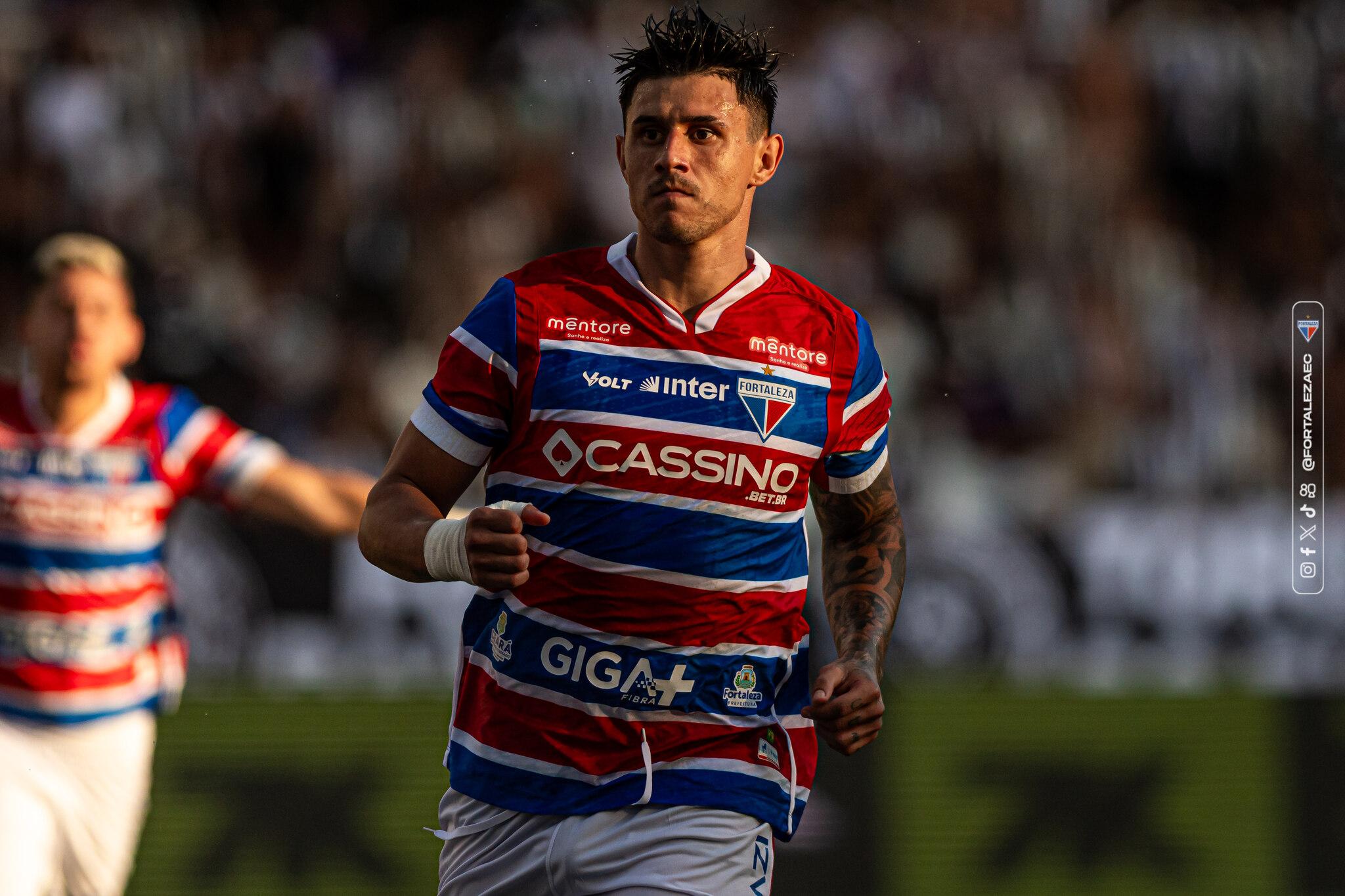 Foto de Adam Bareiro, atacante do Fortaleza