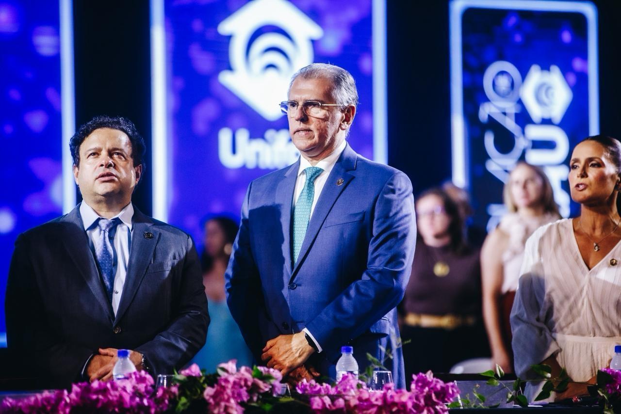 Imagem do empresário Igor Queiroz Barroso, na Colação de Grau da Unifor.