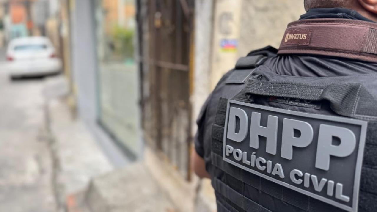 Foto de policial da DHPP na operação  'Signum Fractum'.