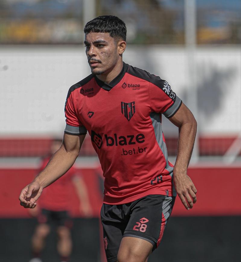 Foto de Kauan Rodrigues, jogador do Fortaleza que estava emprestado ao Atlético-GO